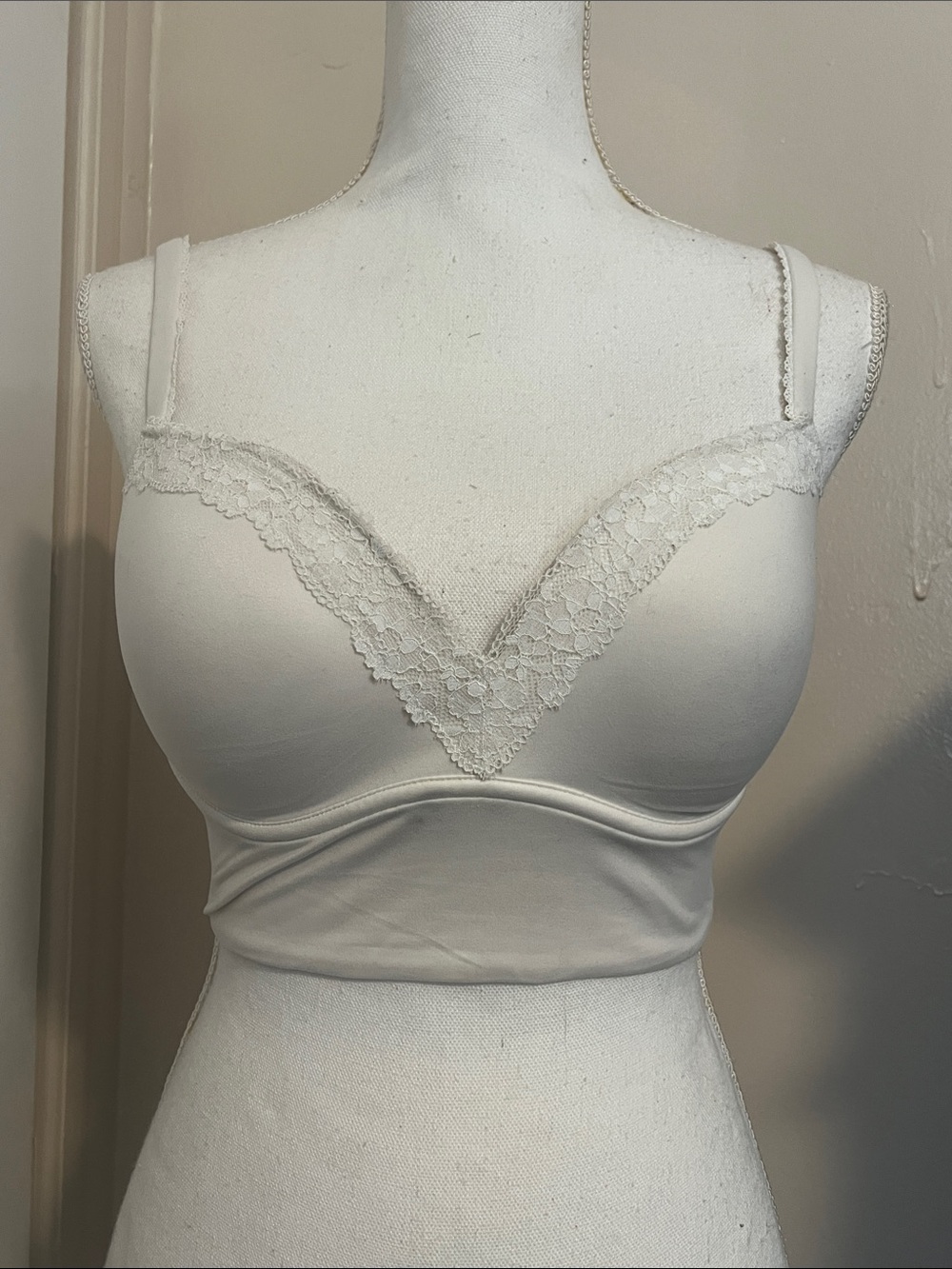 Victoria Secret Lace Trim Padded No Wire Bralette
